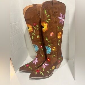 Dingo Flower Power suede leather boots women Size 9